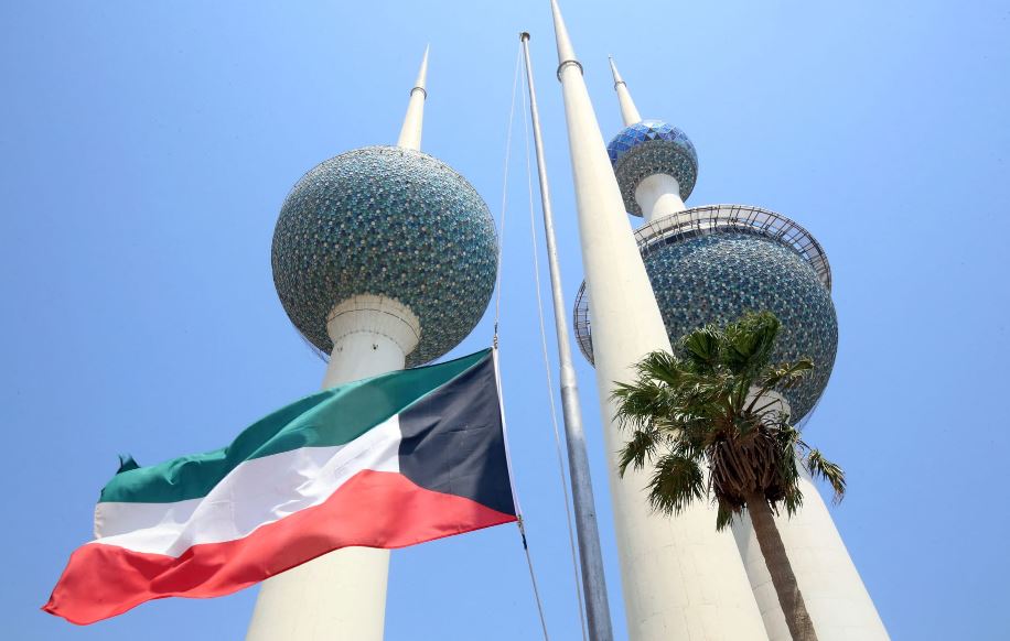 وقف إصدار تصاريح العمل بالكويت